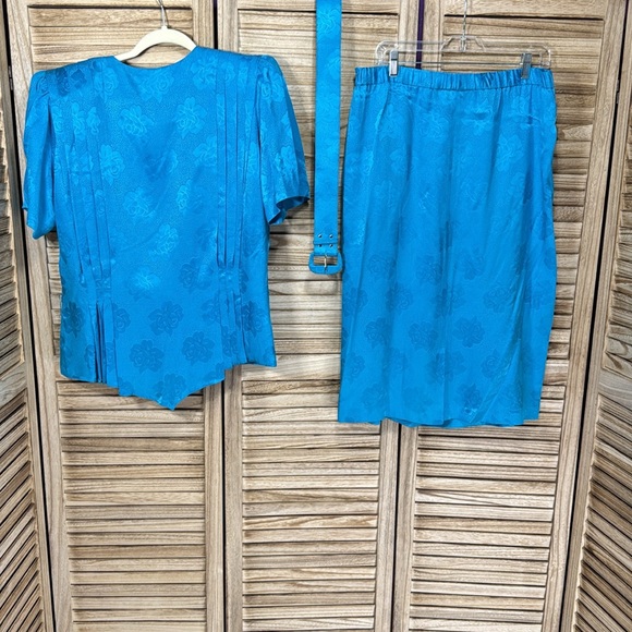 Argenti Dresses & Skirts - Argenti Women's Blue Floral Skirt Suit Outfit 2 Pc 100% Silk Size 16